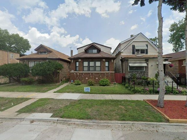 House image located at Chicago, IL 60617