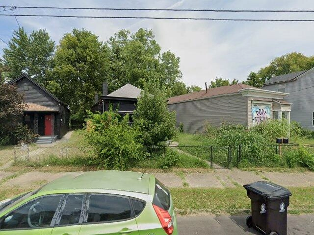 House image located at Louisville, KY 40212