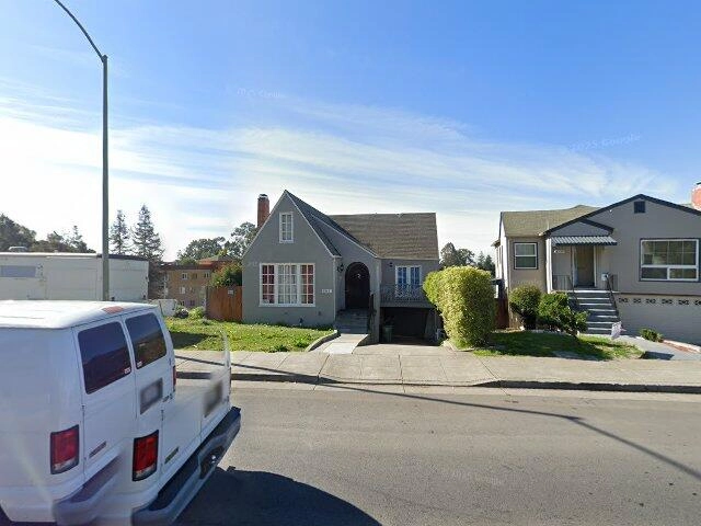 House image located at Oakland, CA 94605