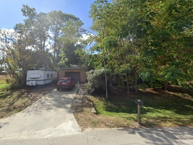 House image located at Labelle, FL 33935