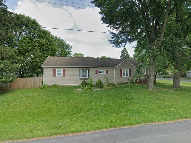 House image located at Burton, MI 48509