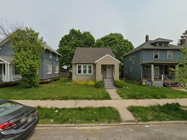 House image located at Racine, WI 53405