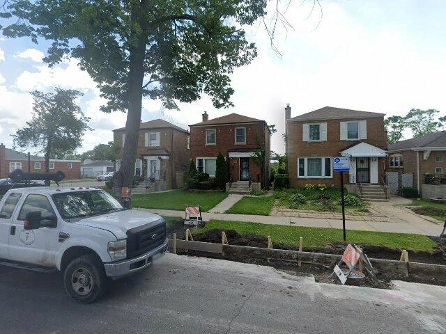 House image located at Chicago, IL 60617