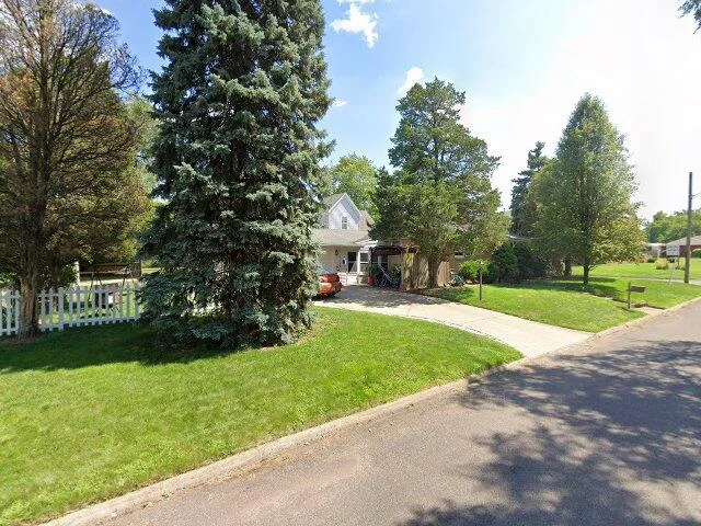 House image located at Pekin, IL 61554