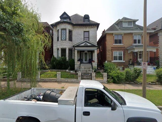 House image located at Saint Louis, MO 63108