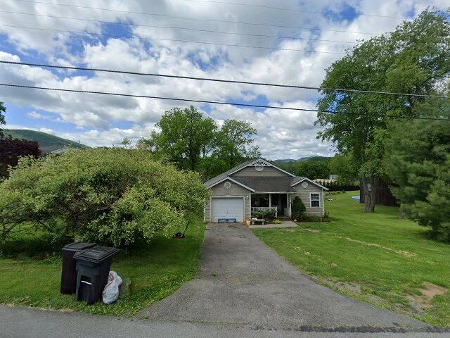 House image located at White Sulphur Springs, WV 24986