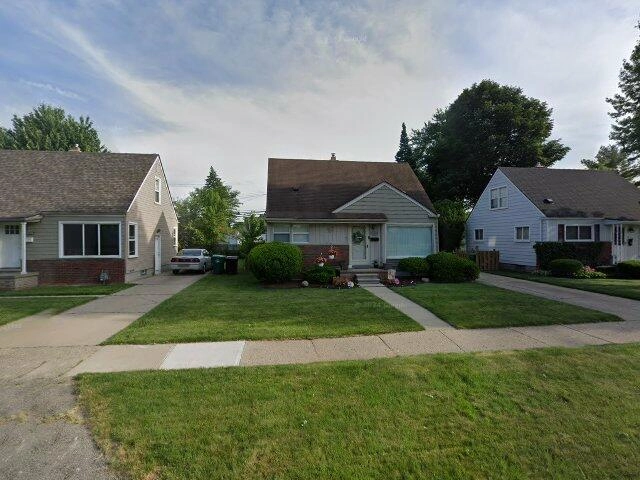 House image located at Garden City, MI 48135