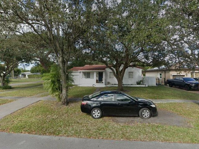 House image located at Miami, FL 33166