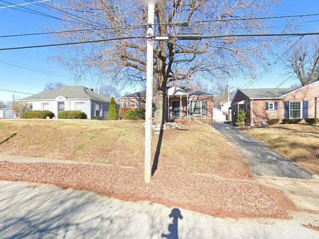 House image located at Alton, IL 62002