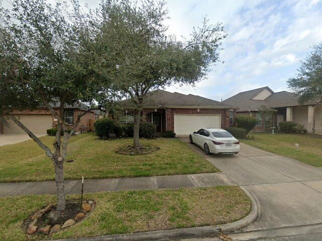 House image located at League City, TX 77573