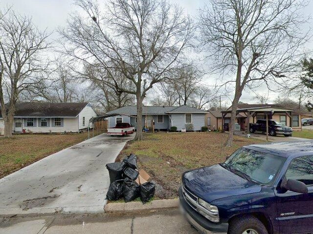 House image located at La Porte, TX 77571