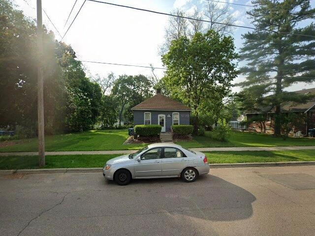 House image located at Aurora, IL 60506