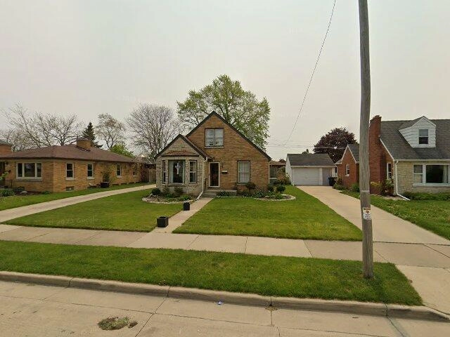 House image located at Racine, WI 53403