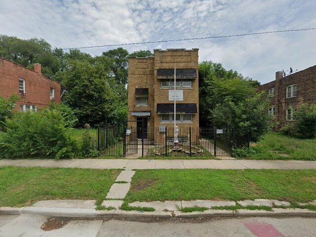 House image located at Chicago, IL 60609