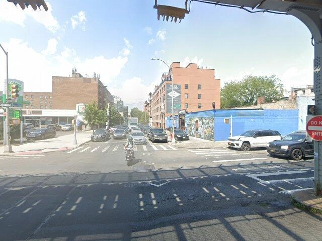 House image located at Utica, MI 48317