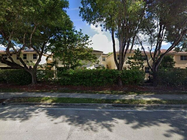 House image located at Hollywood, FL 33027