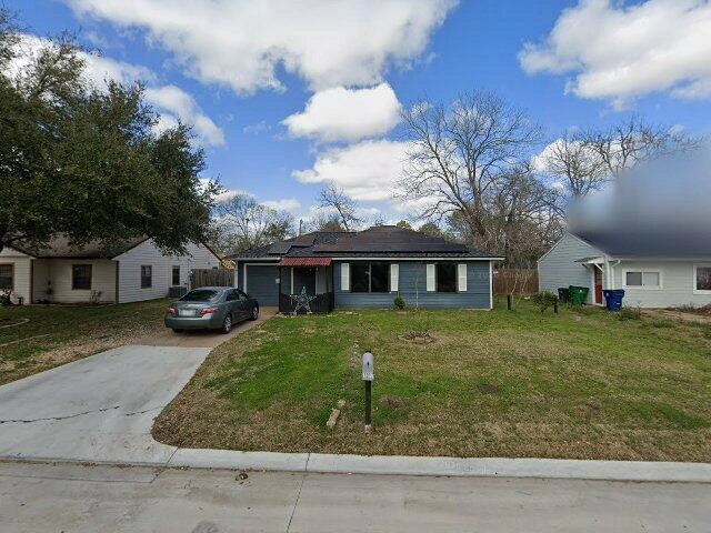 House image located at Angleton, TX 77515