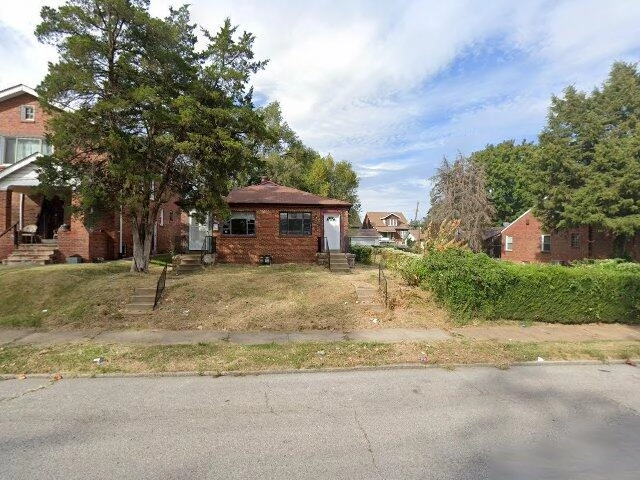 House image located at Saint Louis, MO 63147