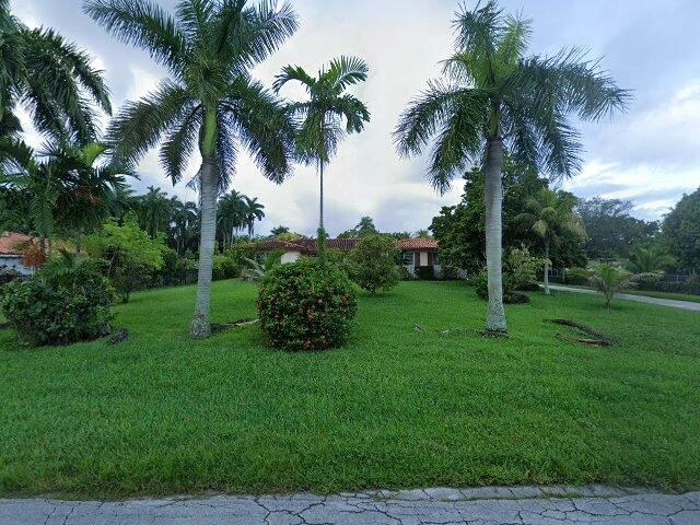 House image located at Miami, FL 33162