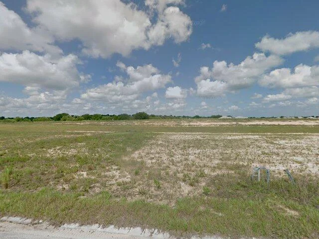 House image located at Dundee, FL 33838