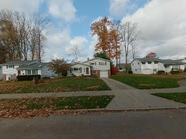 House image located at Willoughby, OH 44094