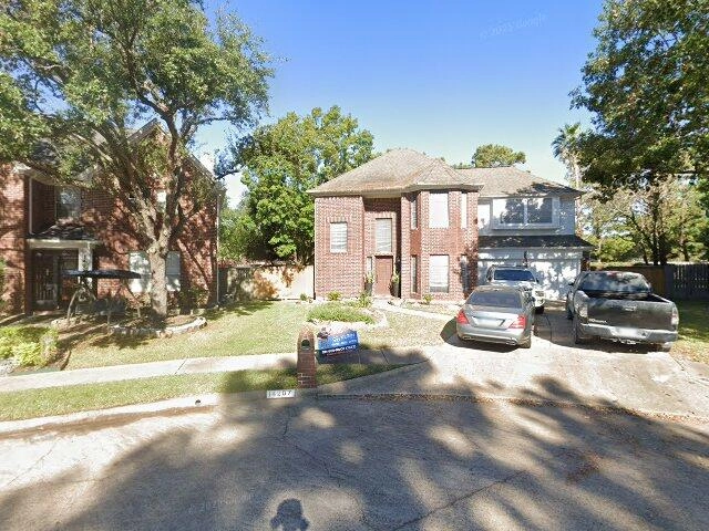 House image located at Houston, TX 77014