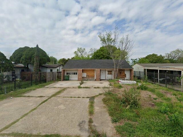 House image located at Houston, TX 77087