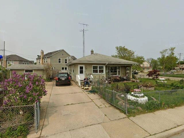 House image located at Racine, WI 53405