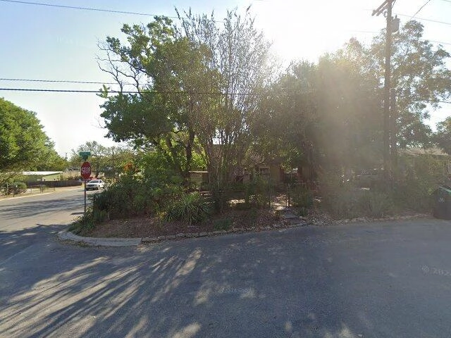 House image located at Luling, TX 78648