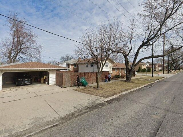 House image located at Burbank, IL 60459