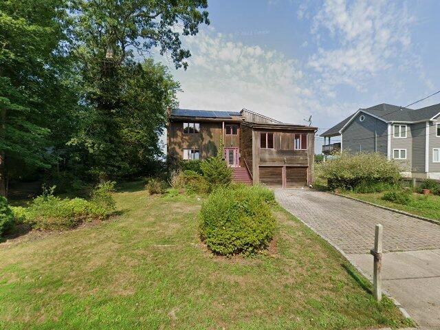 House image located at Moriches, NY 11955