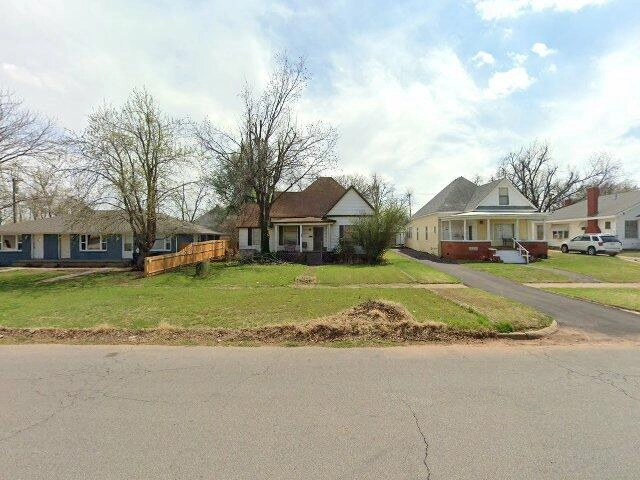 House image located at Chickasha, OK 73018