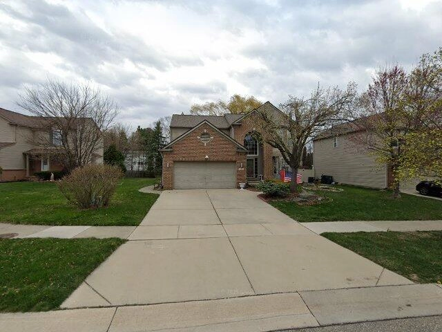 House image located at Troy, MI 48084