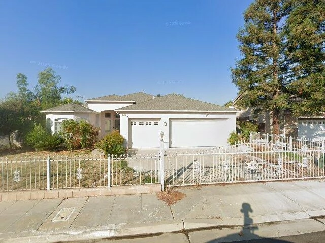 House image located at Fresno, CA 93727