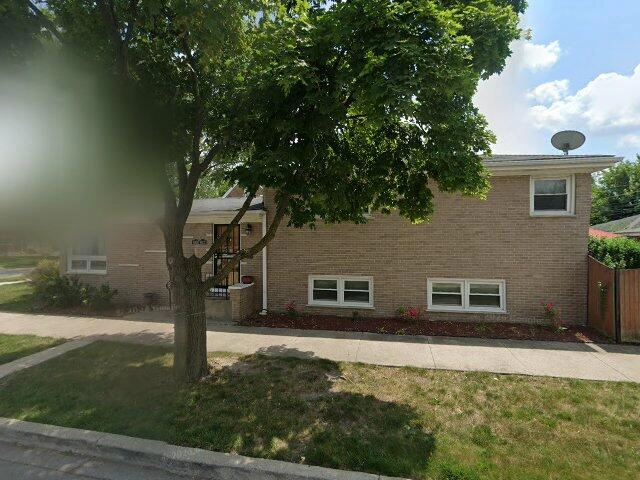 House image located at Chicago, IL 60628