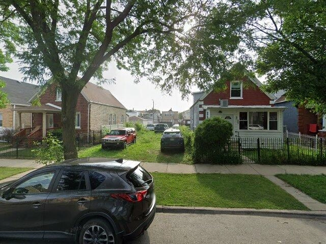House image located at Indianapolis, IN 46201
