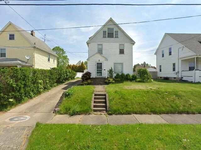 House image located at Girard, OH 44420