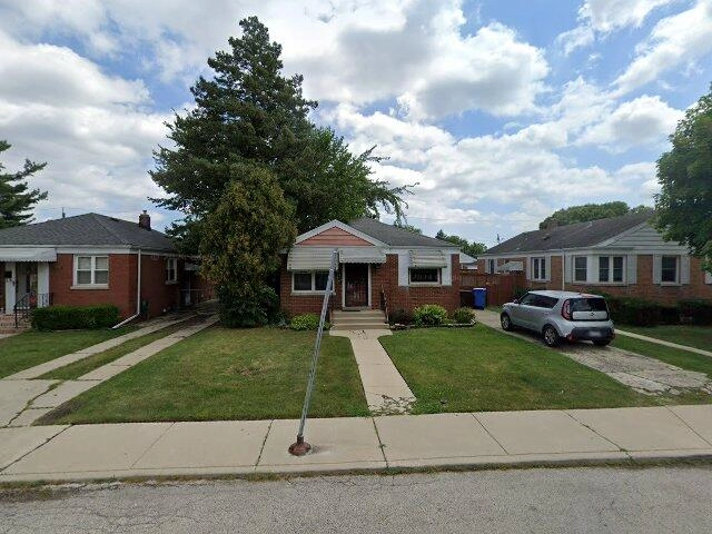 House image located at Chicago, IL 60656