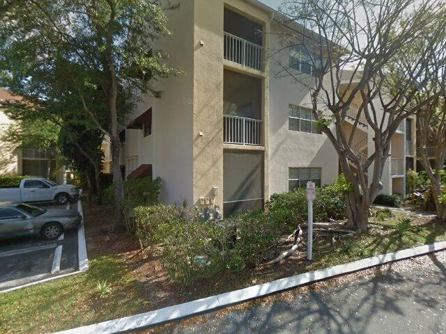 House image located at Miami, FL 33196