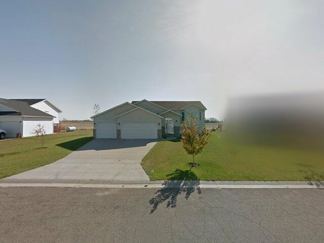 House image located at Willmar, MN 56201
