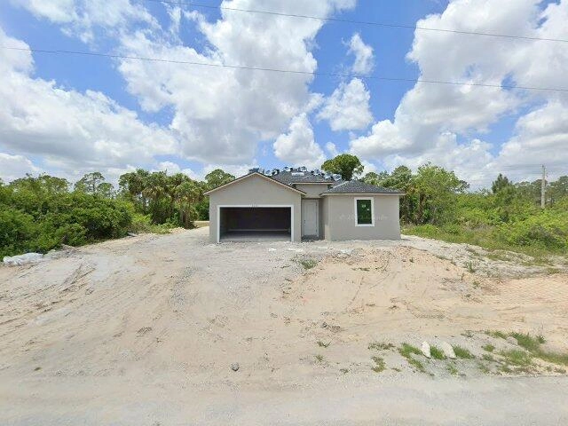 House image located at Labelle, FL 33935
