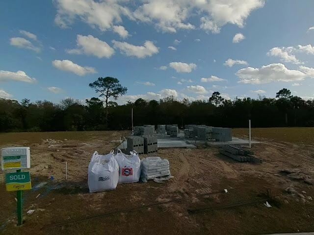 House image located at North Fort Myers, FL 33917
