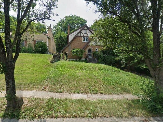 House image located at Cincinnati, OH 45211