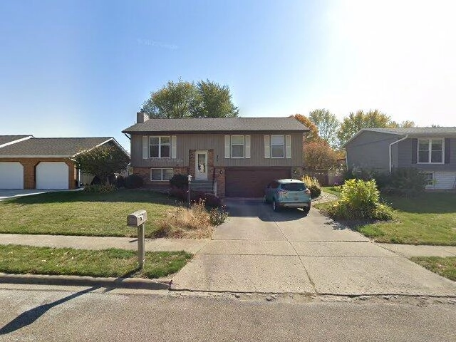 House image located at Pekin, IL 61554