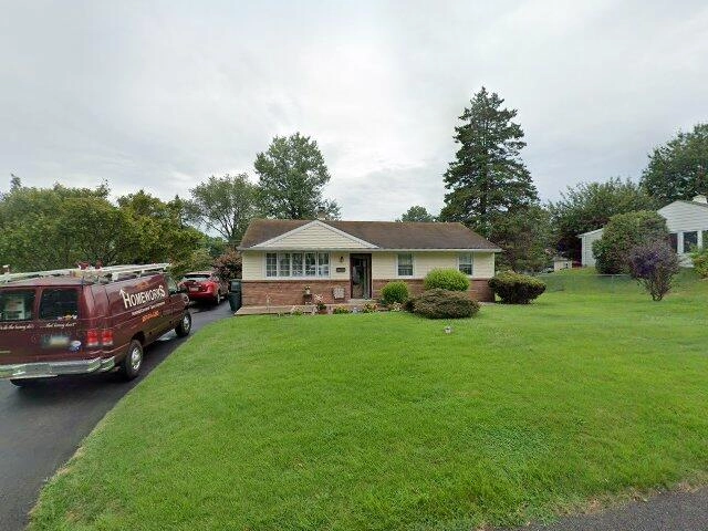 House image located at Leola, PA 17540