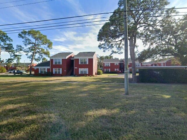 House image located at Saint Petersburg, FL 33702
