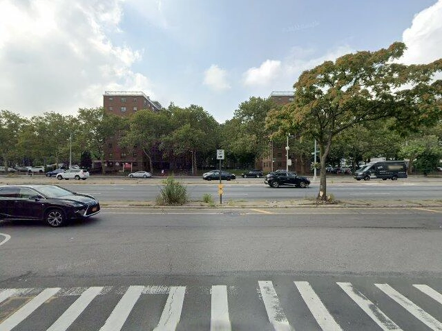 House image located at Midland, MI 48642