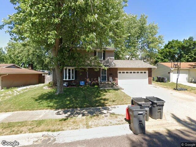 House image located at Pekin, IL 61554