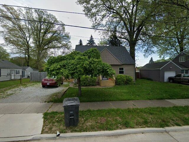 House image located at Akron, OH 44306