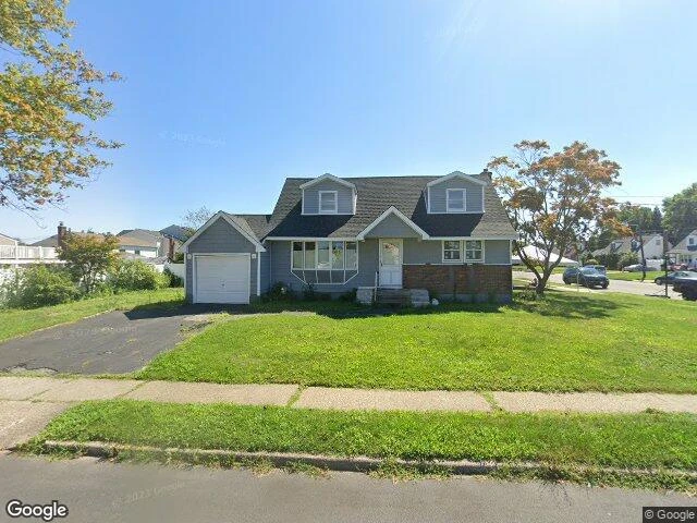 House image located at Massapequa Park, NY 11762